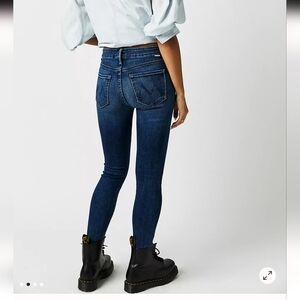 Mother The Looker Ankle Fray Dark Denim Jeans